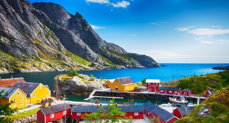 Spacious 4-Bedroom Family Home in Madrid